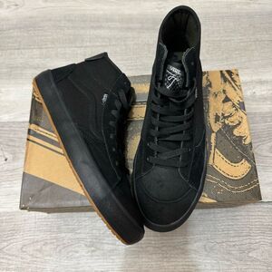 NWB Men’s Van’s The Lizzie shoes size 9.5